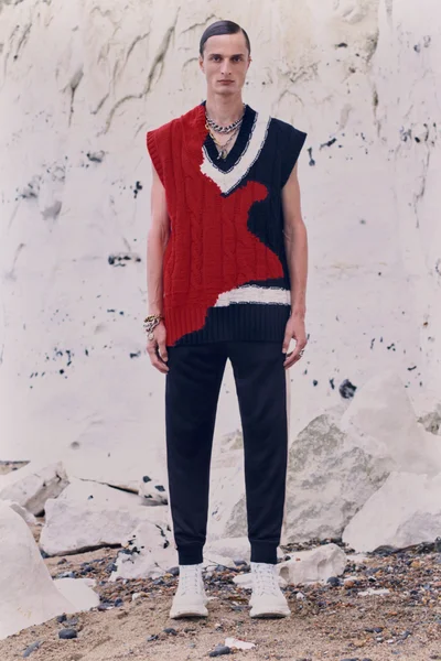 Look 15